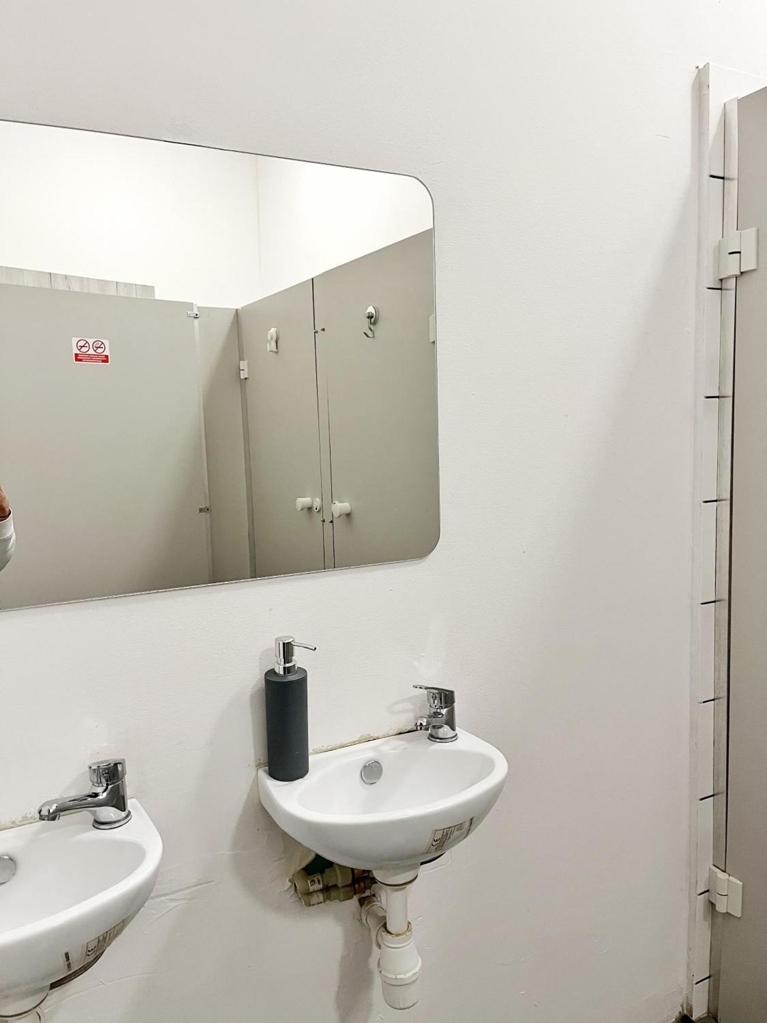 Tomtom Hostel Краков Экстерьер фото
